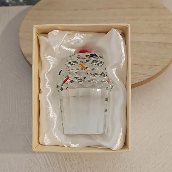 Oleg Cassini crystal sprinkle cupcake paperweight decor Holiday Celebrate Party - Picture 4 of 8
